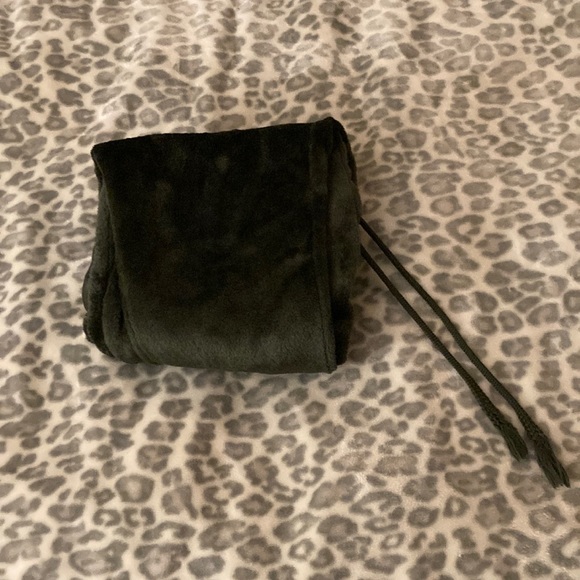 This pair of sweatpants I’m selling is dark green, the brand is CI SONÓ - Picture 5 of 6